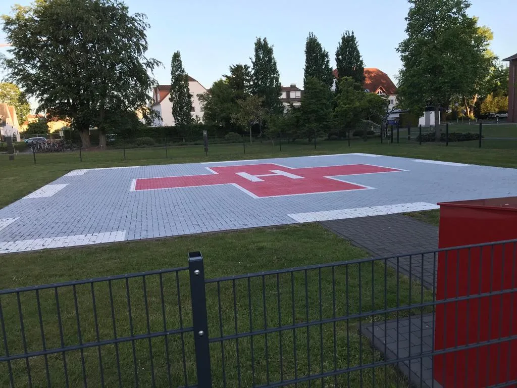 Markierungsarbeiten – Hubschrauber-Landeplatz